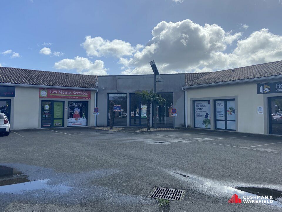 CAVIGNAC MURS LIBRES LOCAUX COMMERCIAUX A VENDRE 