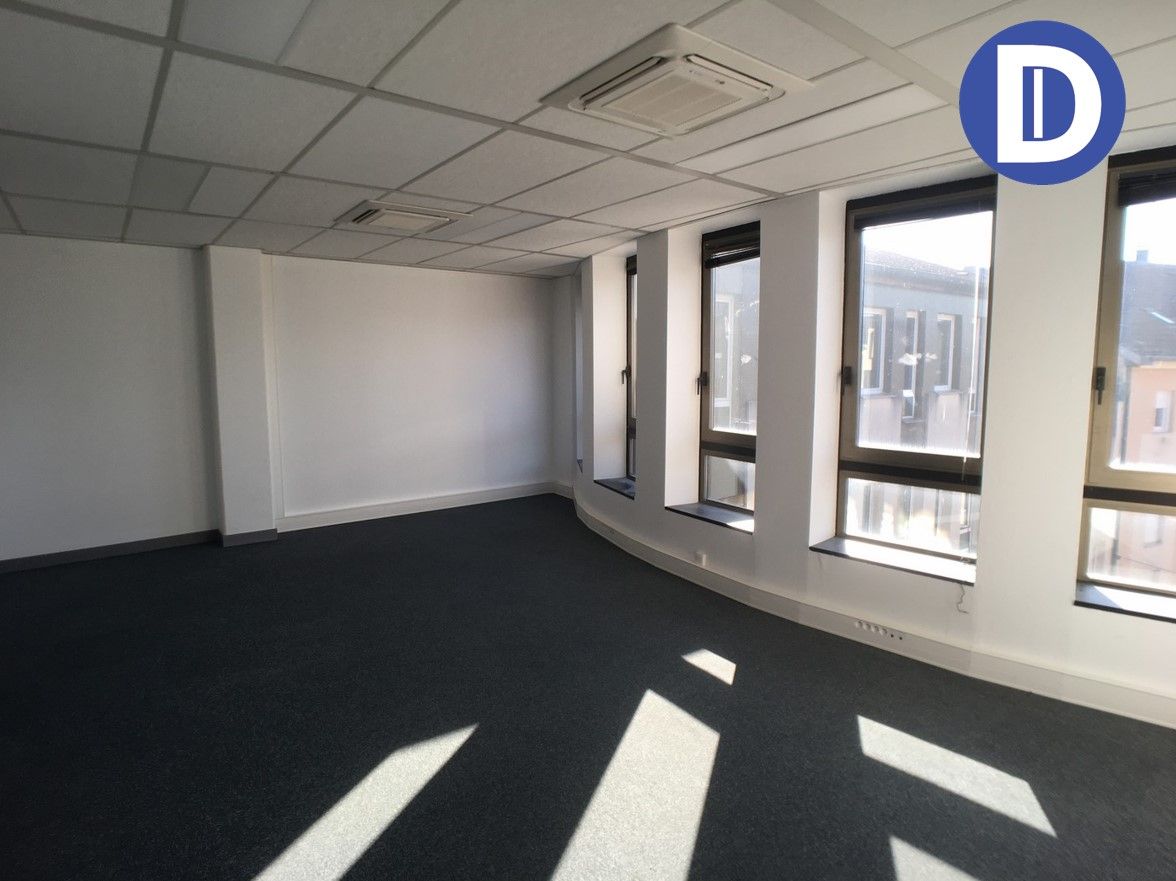 Location bureaux 372.00 m² non divisibles