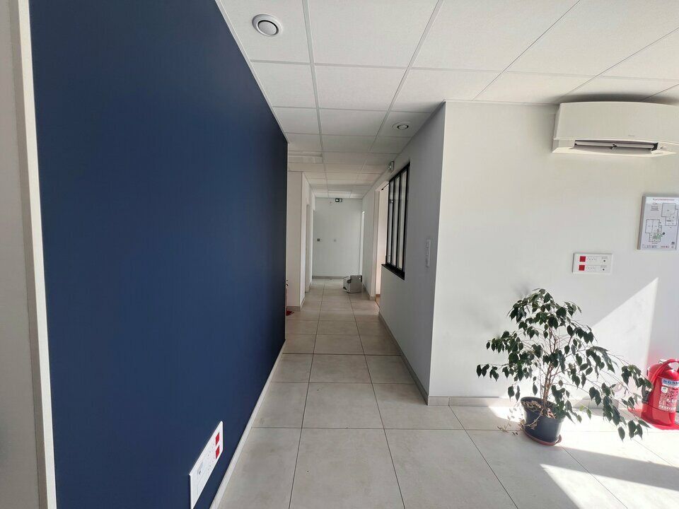 Location local d''activites 498 m² non divisibles