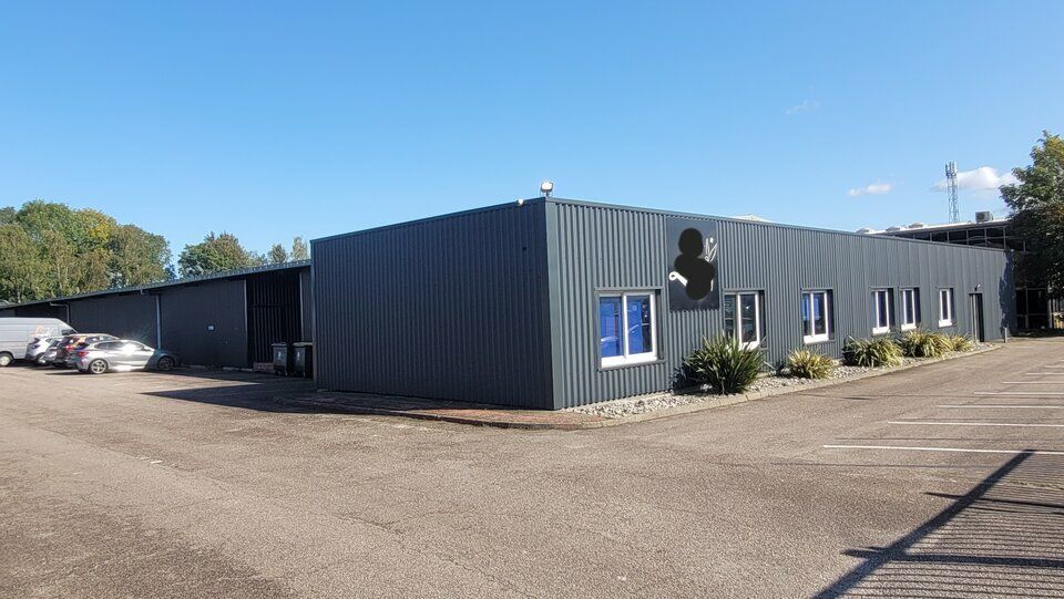 Location local d''activites 1067 m² non divisibles
