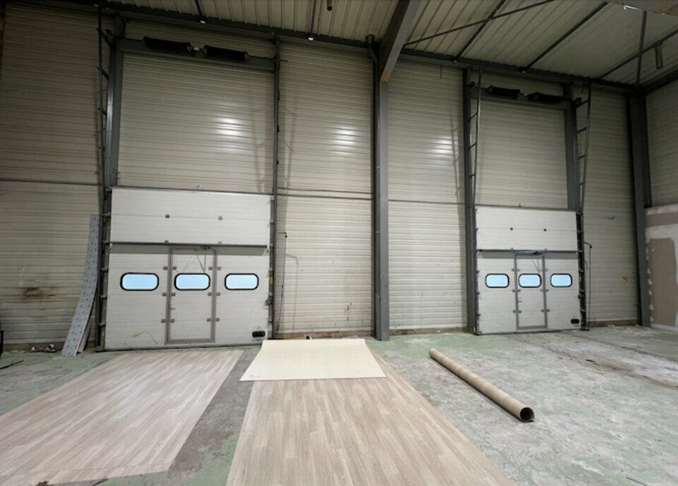 Location local d''activites 1050 m² non divisibles