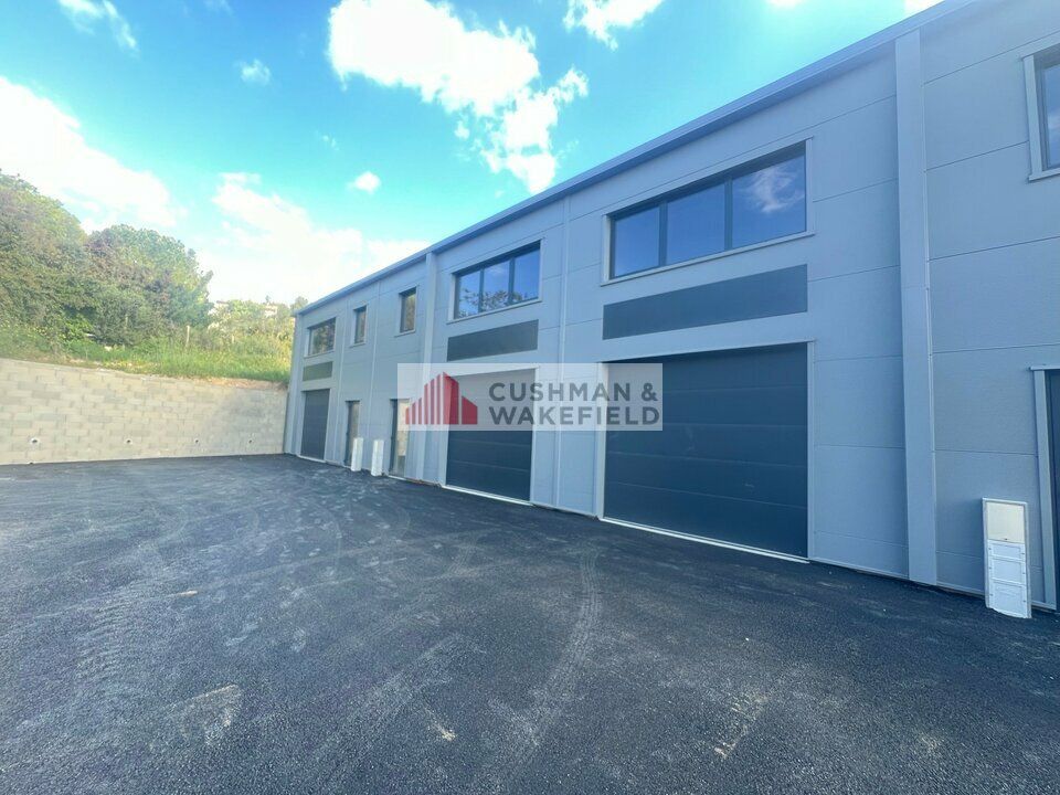 NIMES - LOCAUX D'ACTIVITES A LOUER