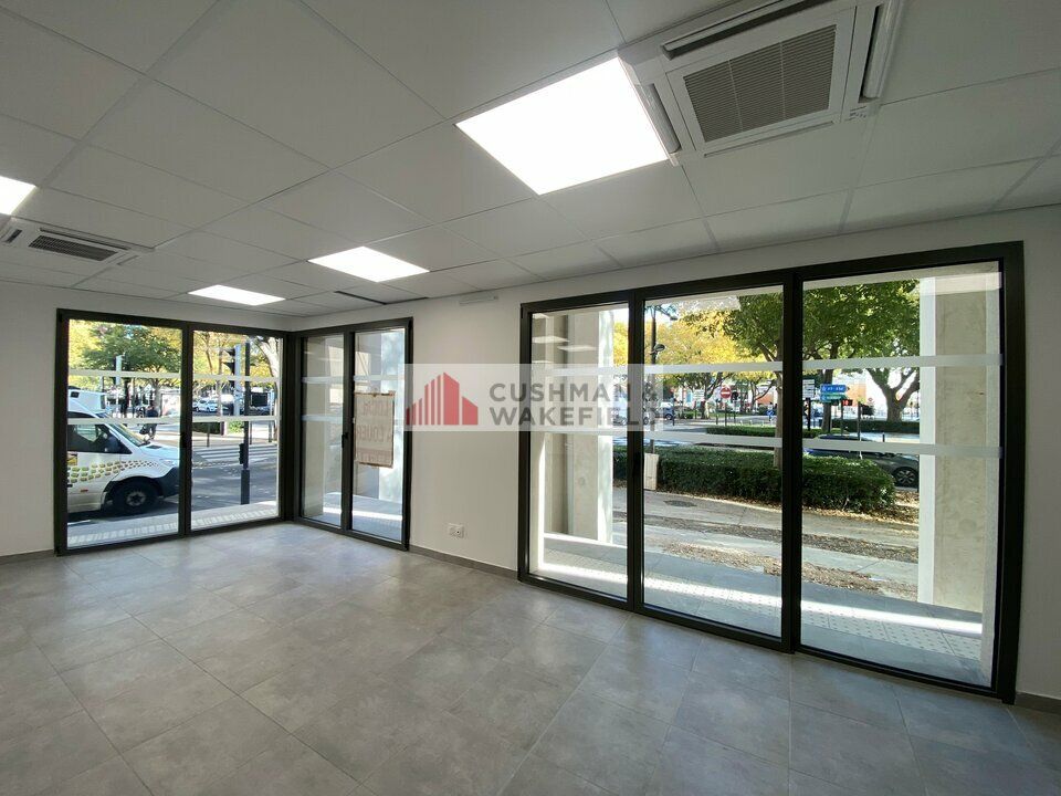 Location local commercial 62 m² non divisibles