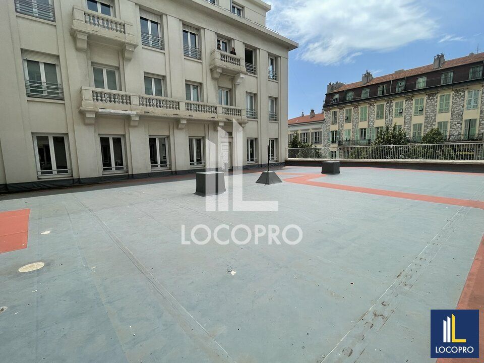 COWORKING - A LOUER - BUREAUX - 780 M2 DIVISIBLES - NICE CENTRE