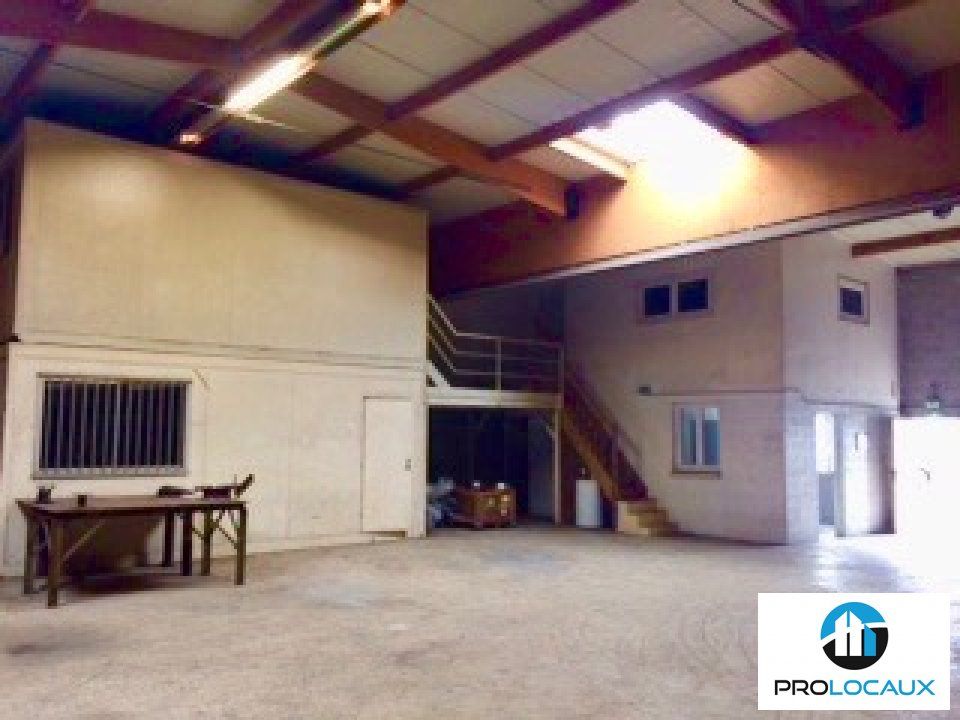 Location local d''activites 764 m² non divisibles