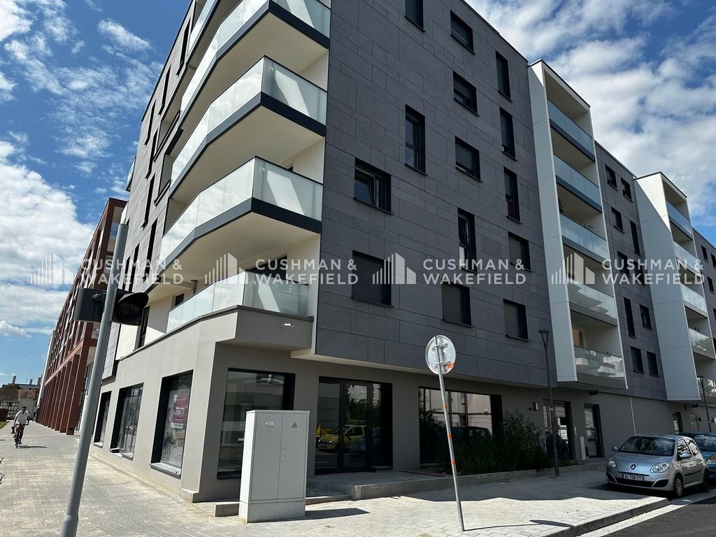 Location locaux commerciaux 636 m² divisibles à partir de 144 m²