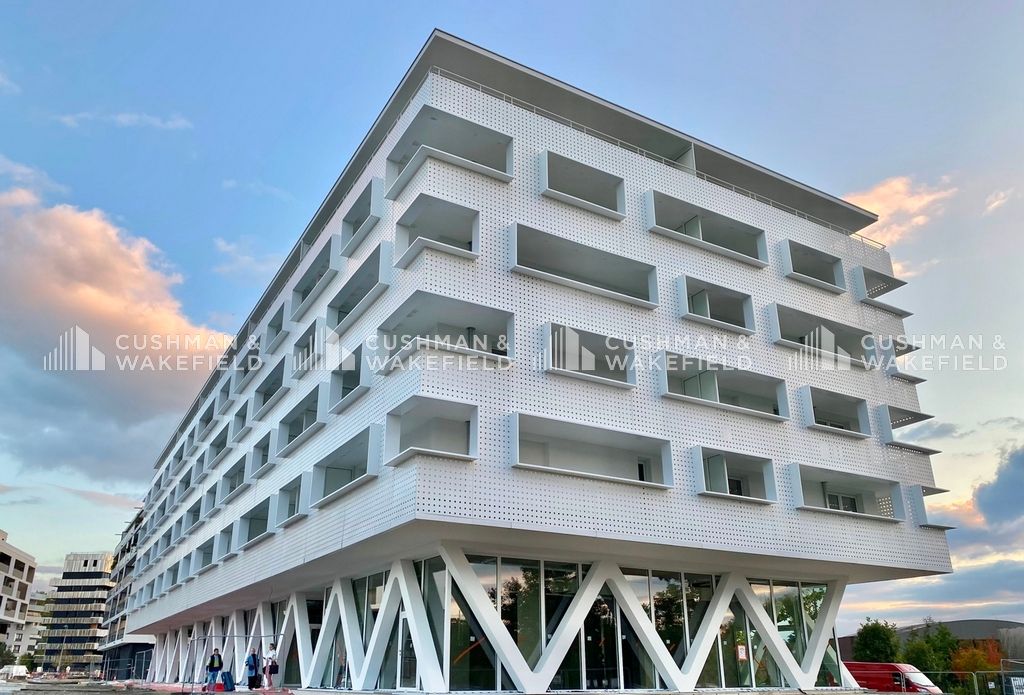 Location locaux commerciaux 275 m² non divisibles