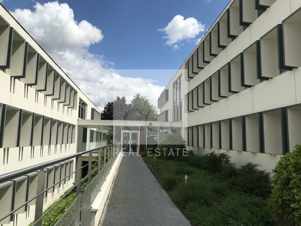 Une opportunité clé en main au cœur du pôle économique Ouest Lyonnais !