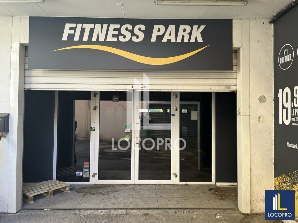 Location local commercial 1100 m² non divisibles