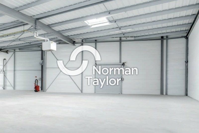 Vente local d''activites 757.32 m² divisibles à partir de 246.24 m²