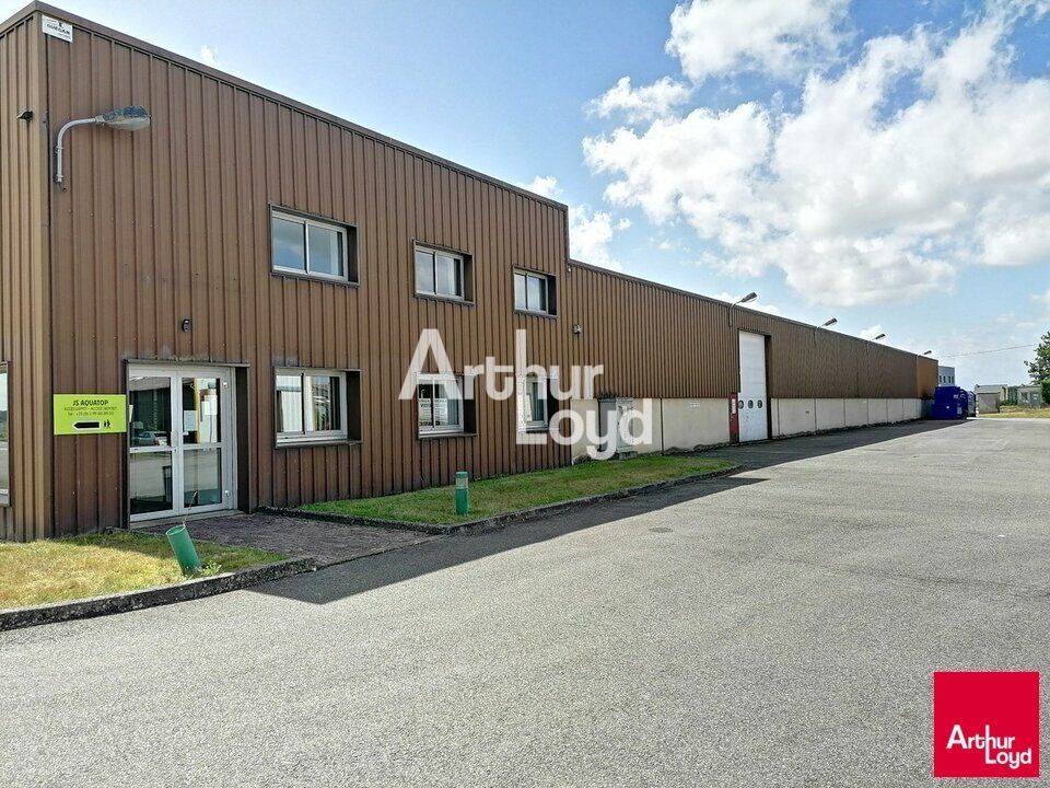 Location local d''activites 4500 m² non divisibles