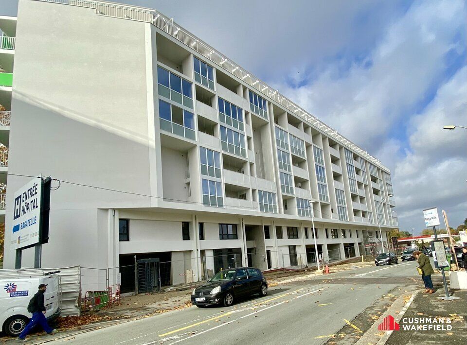 TALENCE BAGATELLE LOCAL COMMERCIAL NEUF A LOUER