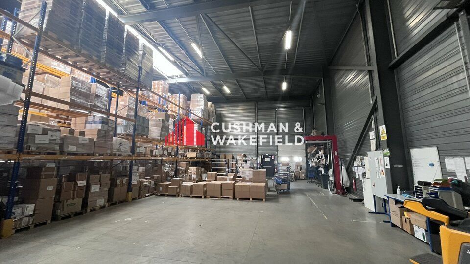 Location local d''activites 1022 m² non divisibles