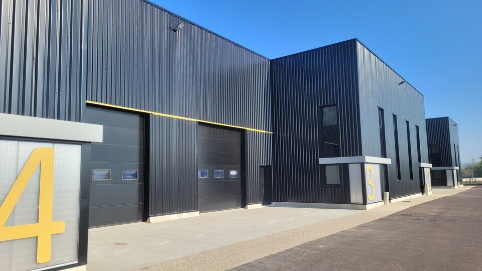 LOCAUX ARTISANAUX NEUFS / PROX RD POINT AUX VACHES / A 13 / ROUEN. 