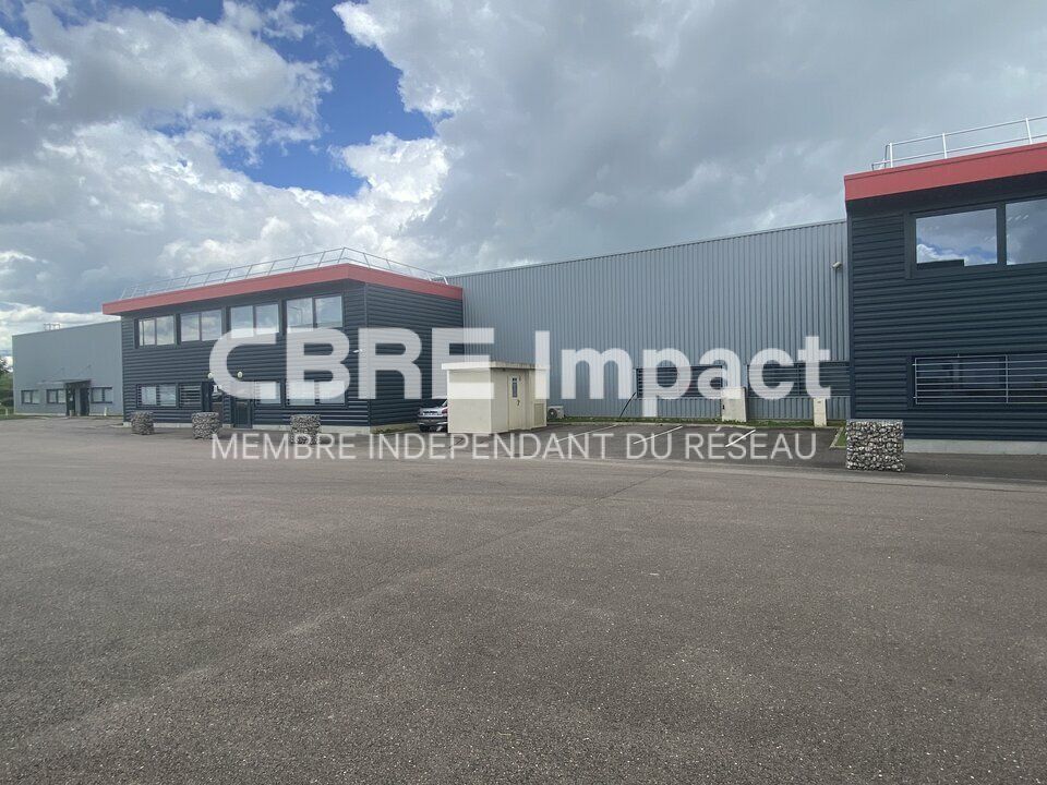 Location local d''activites 3112 m² non divisibles
