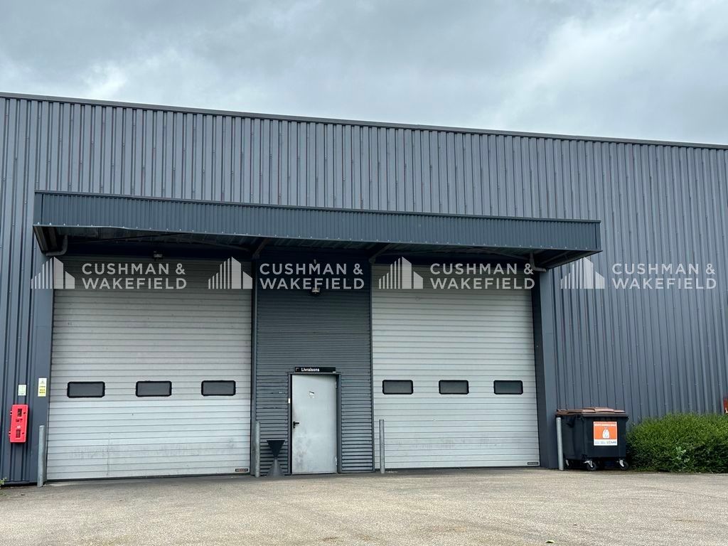 Location activités 2650 m² non divisibles