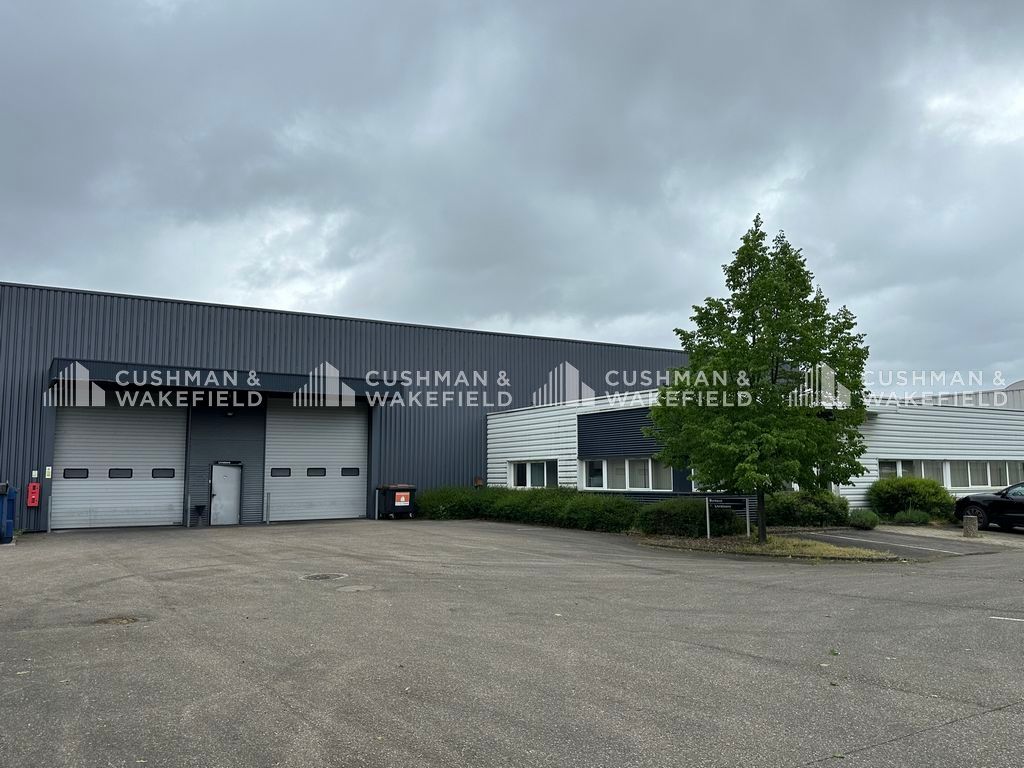 Location activités 2650 m² non divisibles