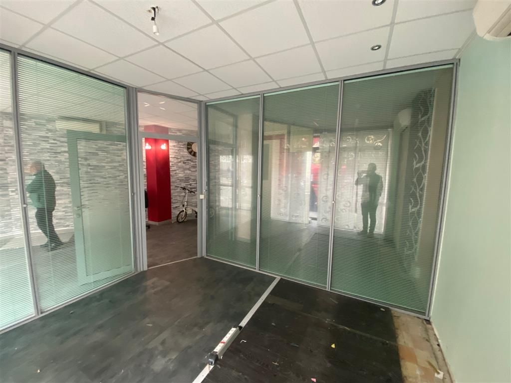 Location local commercial 71 m² non divisibles