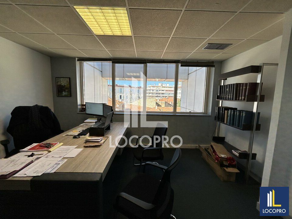 Location bureaux 117 m² non divisibles