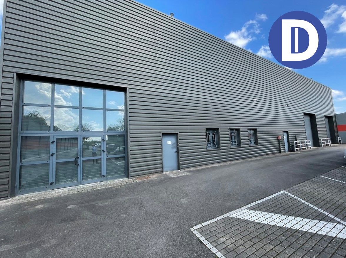 Location activites 800.00 m² non divisibles