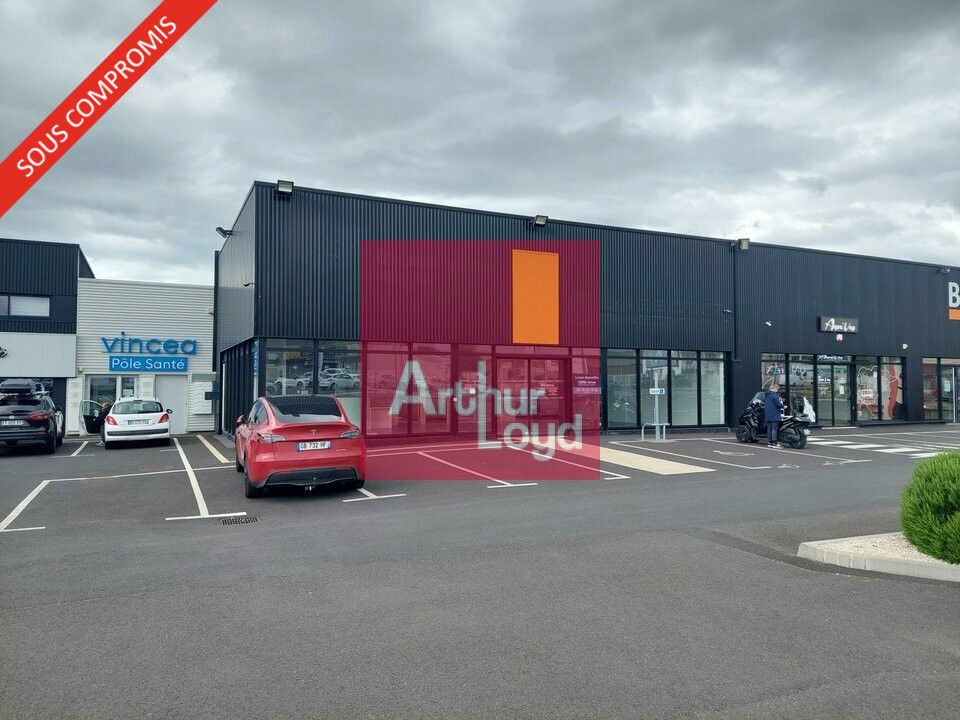 Location local commercial 528 m² divisibles à partir de 163 m²