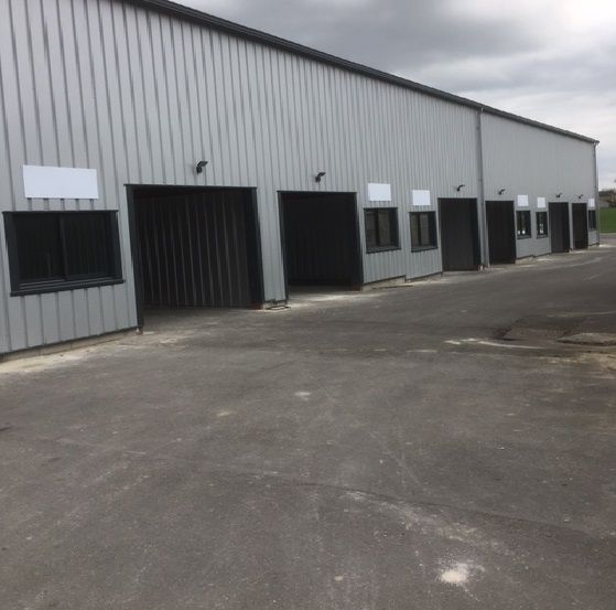 Location local d''activites 65 m² non divisibles