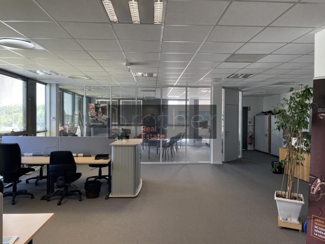 Location bureaux 450 m² non divisibles