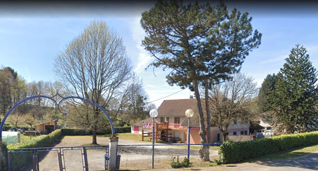 Vente local 450.00 m² à SAINT LEONARD DE NOBLAT