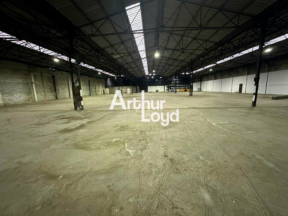 Location local d''activites 3444 m² non divisibles