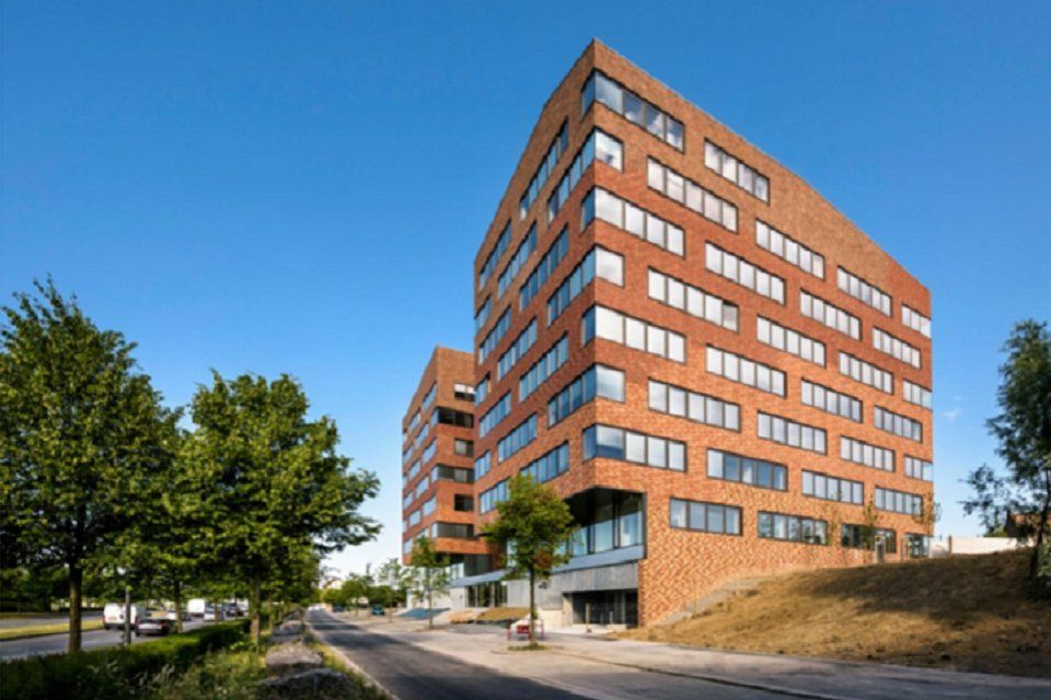 Location bureaux 8941 m² divisibles à partir de 242 m²