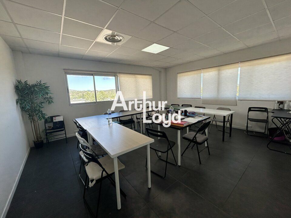 Bureaux à louer 350 m² divisibles dès 75 m² - Fréjus