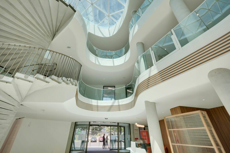 Location bureaux 7686 m² divisibles à partir de 595 m²