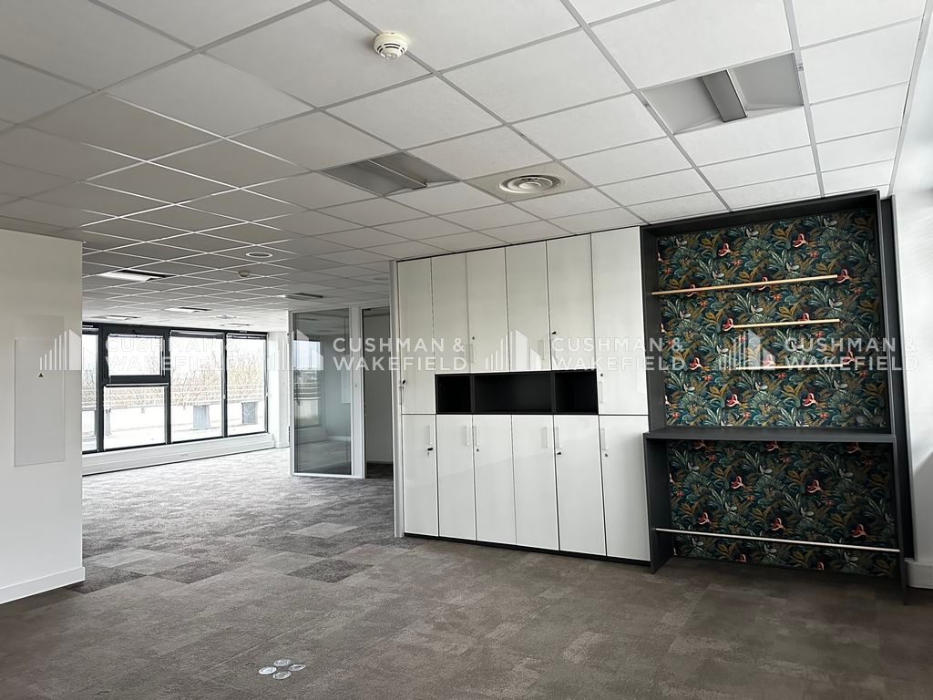 Location bureaux 561 m² non divisibles