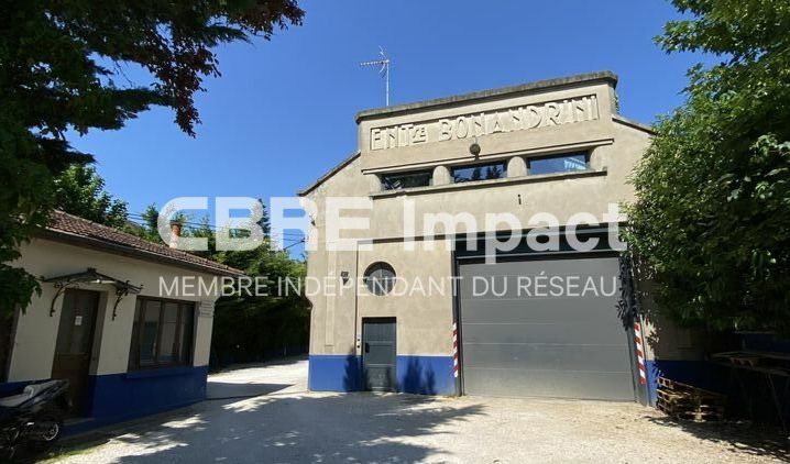 Location bureaux 300 m² non divisibles