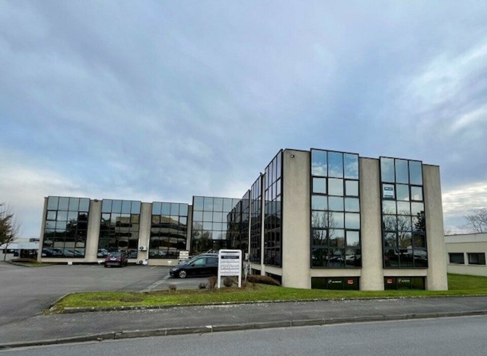 Location bureaux 233.44 m² non divisibles