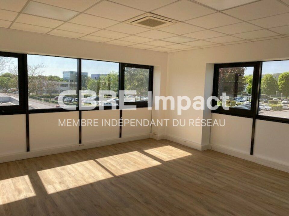 Location bureaux 273.67 m² non divisibles