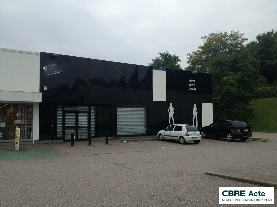 Location local commercial 600 m² non divisibles