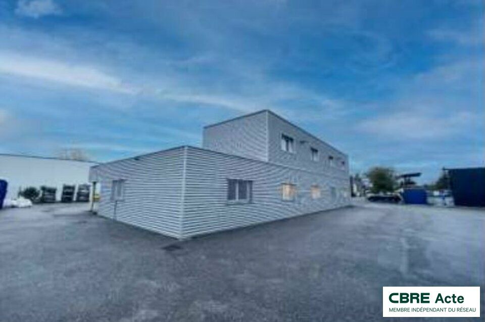 Location local d''activites 250 m² non divisibles