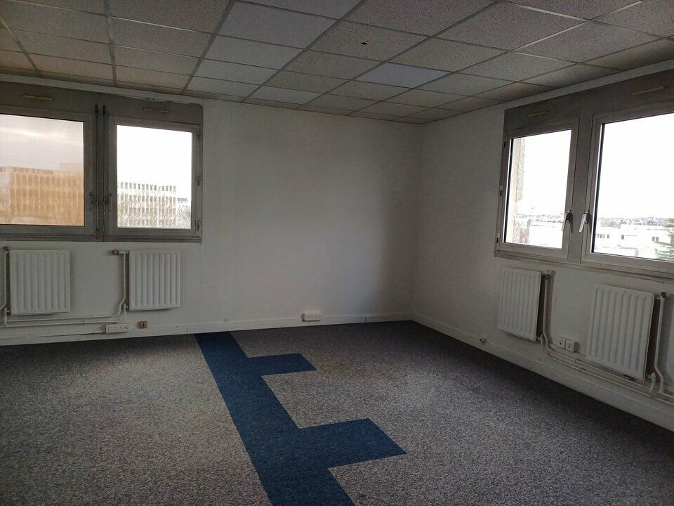 CAEN NORD, au pied du boulevard périphérique et à 5 min du centre-ville.