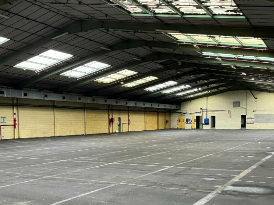 Vente entrepot 6000 m² divisibles à partir de 1500 m²