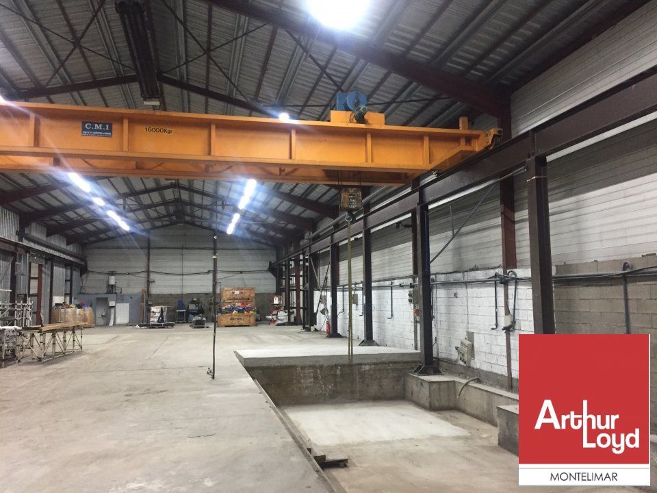 Location local d''activites 1500 m² divisibles à partir de 750 m²