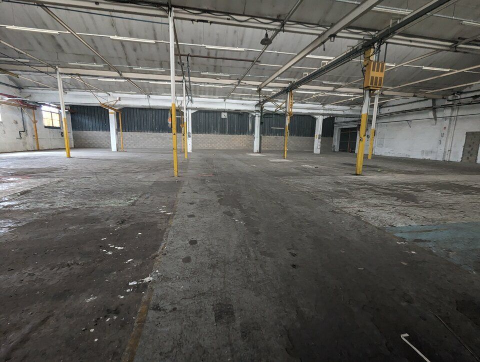 Location entrepot 8000 m² non divisibles