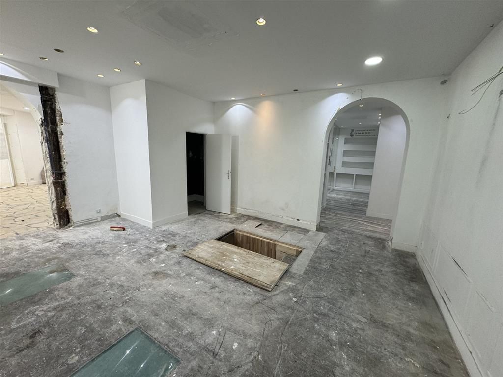 Location local commercial 91 m² non divisibles