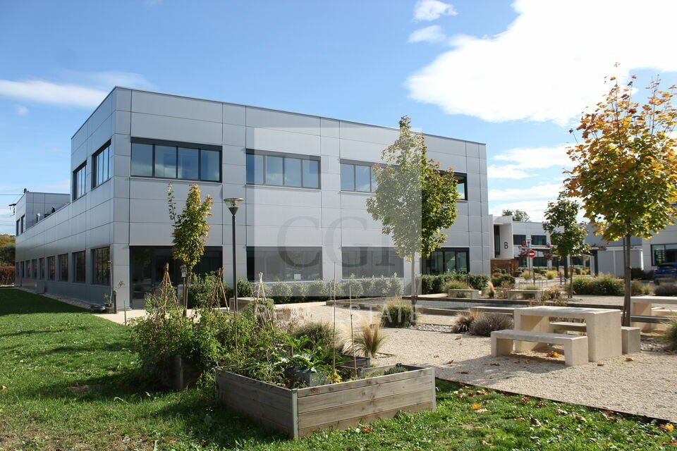 Location local d''activites 365.4 m² divisibles à partir de 174 m²