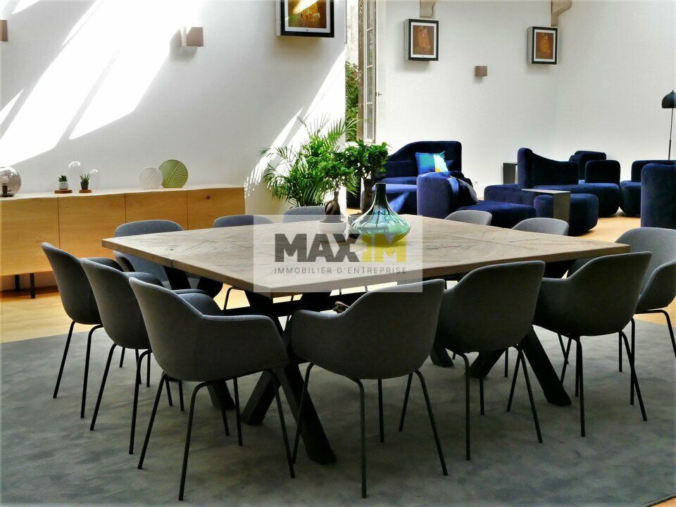 Cœur de ville - Espace atypique dans les arcades d'un ancien couvent du XVIIème siècle