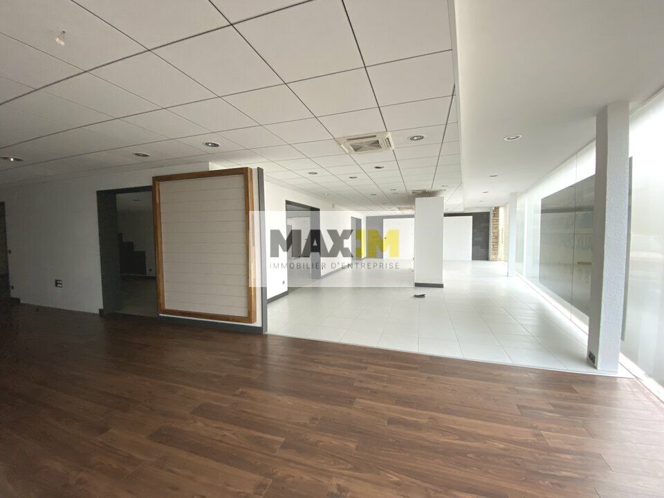 EXCLUSIVITE - Ancien commerce offrant de multiples possibilités