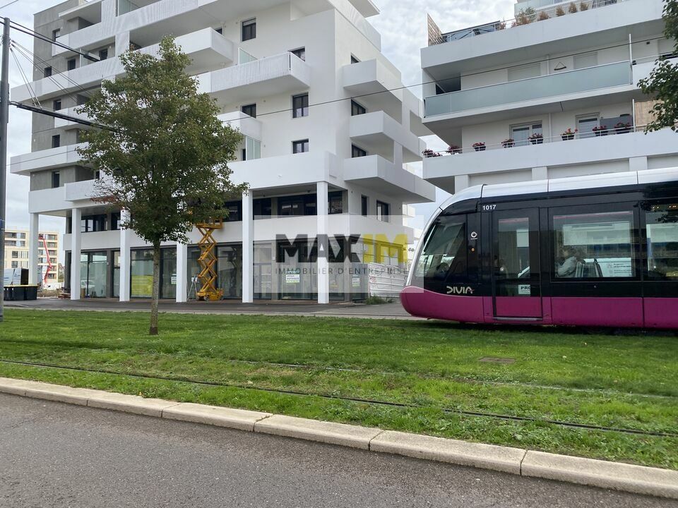 Location local commercial 167.5 m² divisibles à partir de 67.5 m²