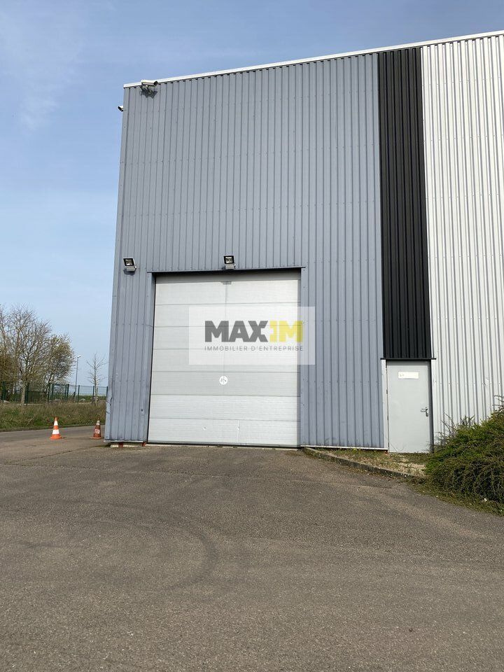 EXCLUSIVITE - Cet entrepôt n'attend que vous !