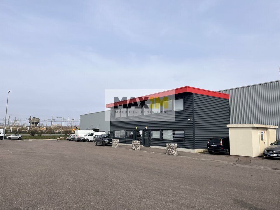 Location local d''activites 3112 m² non divisibles