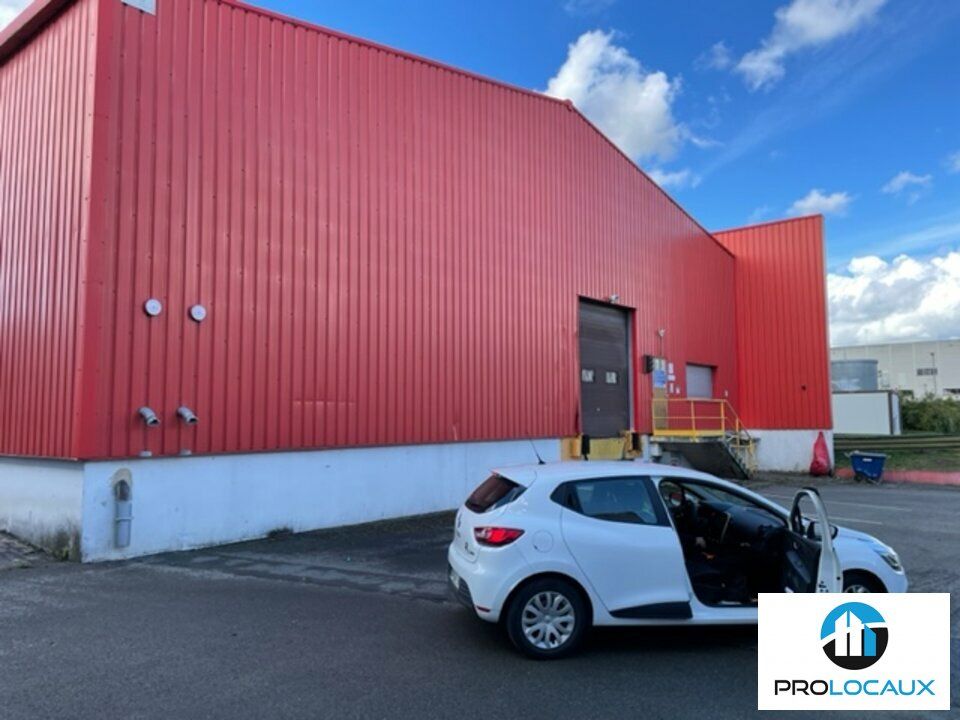 Location local d''activites 550 m² non divisibles